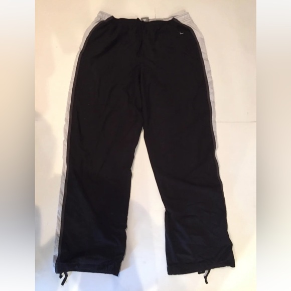 NIKE TRACK PANTS SIZE XL 16-18 WITH INTERNAL LINING BLACK, WHITE & GRAY - Picture 2 of 11